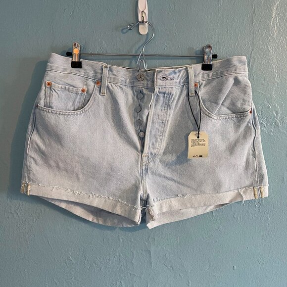 NWT Levi's 501 Ice Cloud Wash Cutoff Shorts Size 32 - Picture 1 of 5